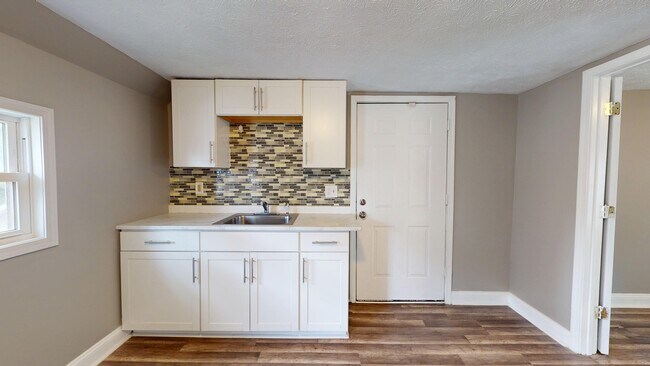 Foto del edificio - 4221 Newark Ave