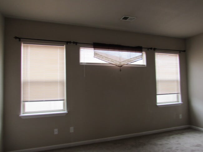 Building Photo - 2483 Terra Ave