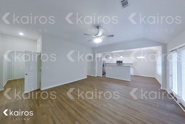 Foto del edificio - 327 Bent Tree Dr