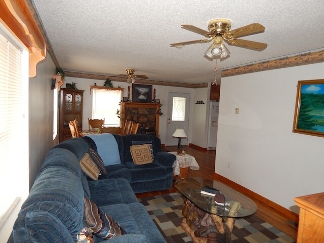 Building Photo - 320 Shortys Hill Dr