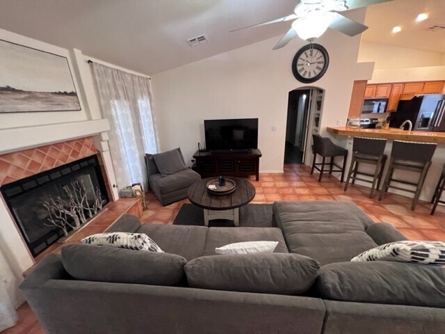 Building Photo - 2842 Ladera Dr