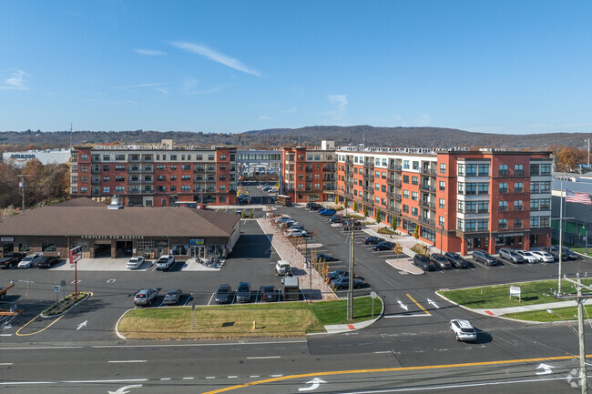 Alternate Exterior Image - The Archway