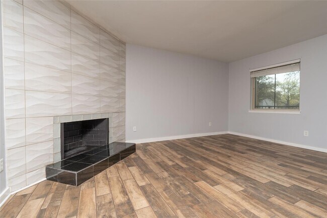 Foto del edificio - 5603 Harvest Hill Road Unit 2003B