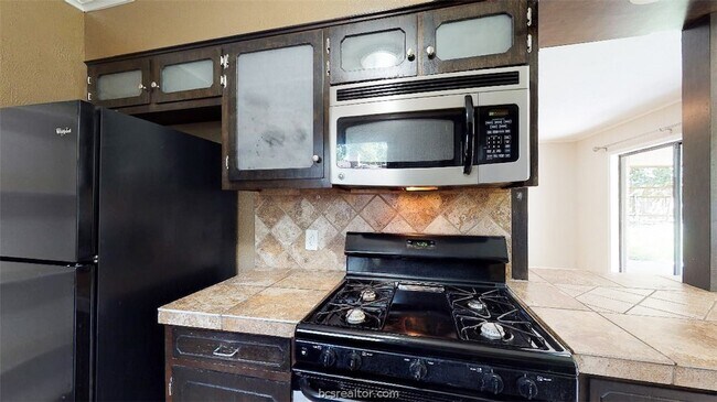 Building Photo - 1418 Magnolia Dr