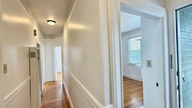 Building Photo - Come live in one of San Francisco's most p...
