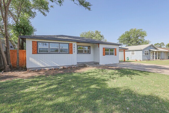 Building Photo - Pre-Leasing for July!