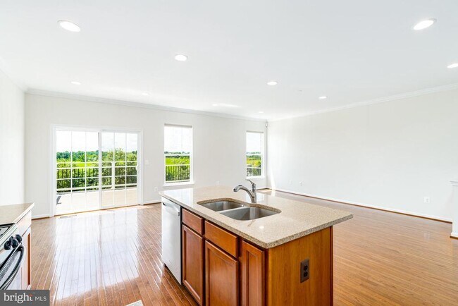 Building Photo - 103 Domino Ct