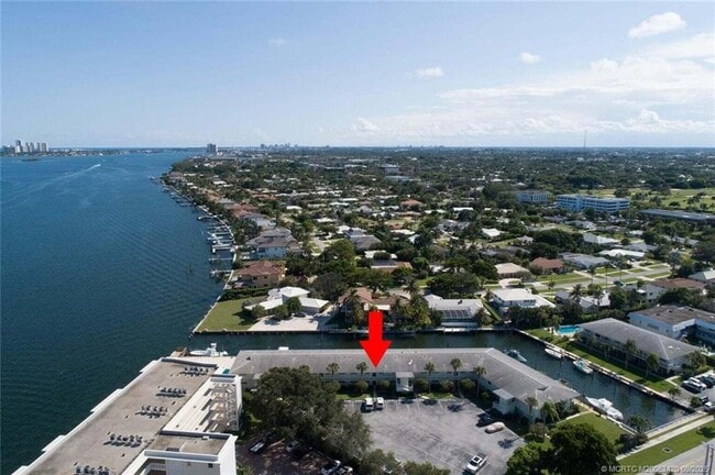 Foto del edificio - 68 Yacht Club Dr