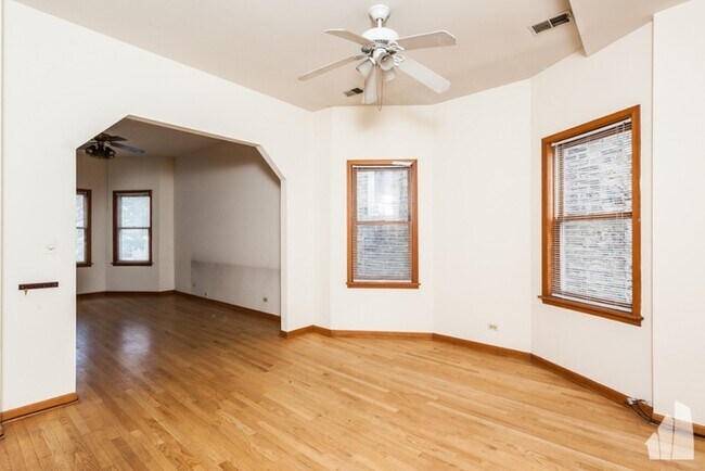 Building Photo - 1417 W Henderson St