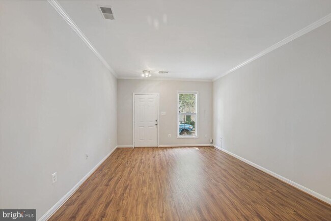 Foto del edificio - 2547 Sandbourne Ln