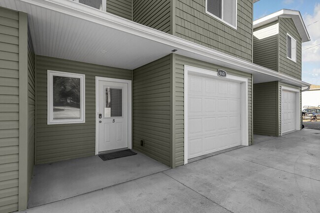Foto del edificio - Garden Road Townhouses