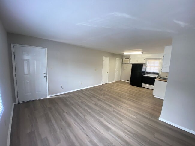 Building Photo - 2bed/1ba Apt off S Main Kannapolis close t...