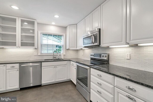 Foto del edificio - 1110 Lakewood Dr SW