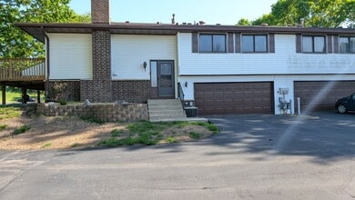 Building Photo - 8201 W Park Hills Dr