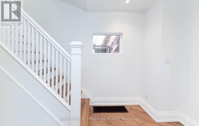 Building Photo - 174 Woburn Ave