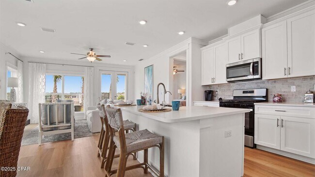 Building Photo - 856 Walsonham Dr