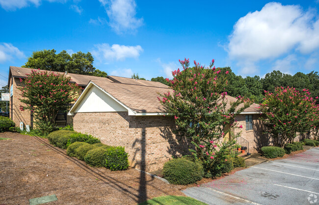 Building Photo - Gentian Court