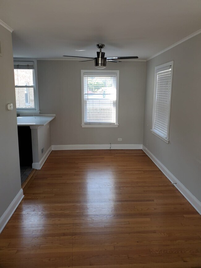 Foto del edificio - 5641 W Carmen Ave
