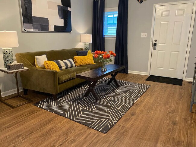 Foto del edificio - Room in Duplex on Jones Ave NW