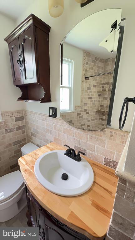 Foto del edificio - 4012 Woodland Dr