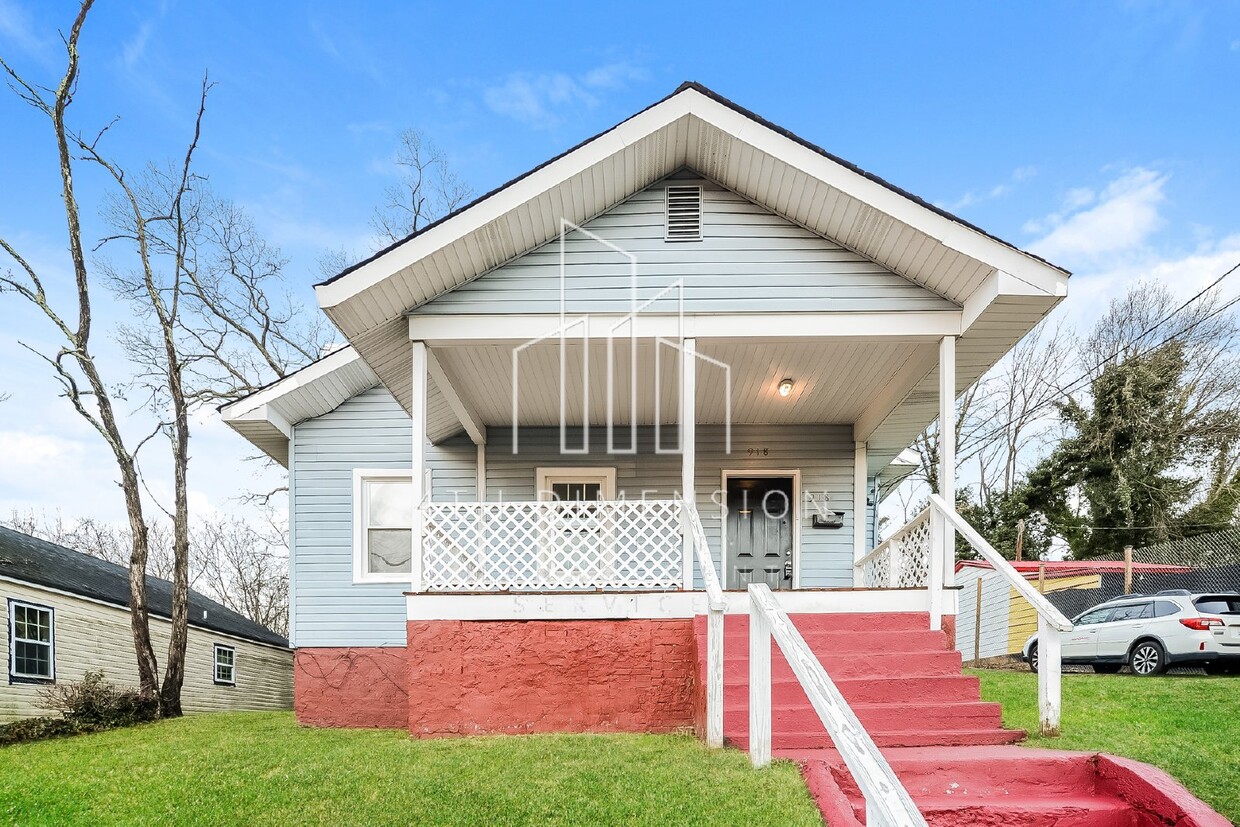 Primary Photo - Charming 3-Bedroom Home on Camel Avenue in...