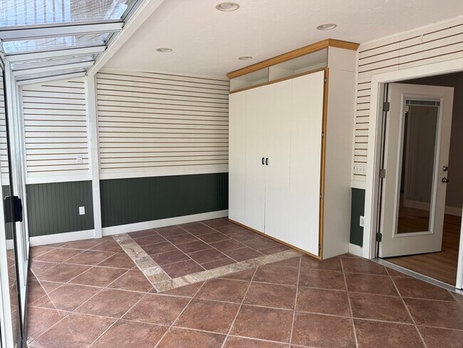 Foto del edificio - Modern Comfort Meets Natural Beauty
