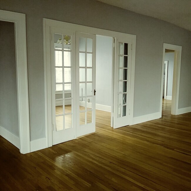 Foto del edificio - 715 E Warm Springs Ave