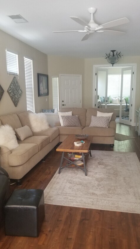 Primary Photo - 762 Summerset Dr