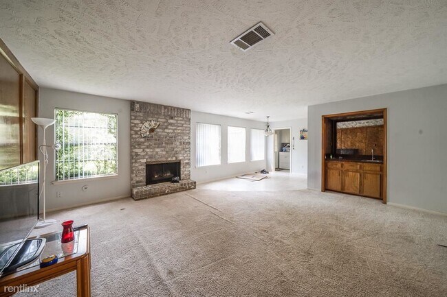 Foto del edificio - 4 br, 2 bath House - 2131 Lake Hills Drive