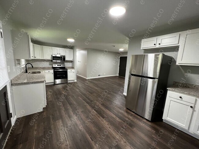 Building Photo - 222 Rebecca Dr