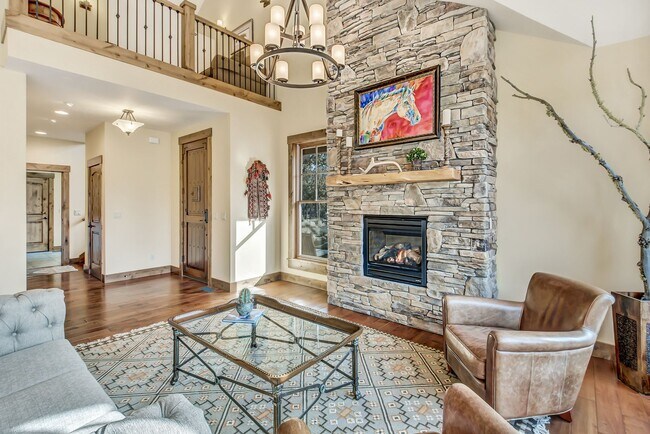 Foto del edificio - Rare Tumalo Retreat on 10 Acres with Barn!