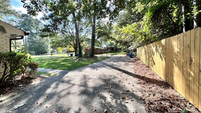 Building Photo - 6476 Voyles Dr