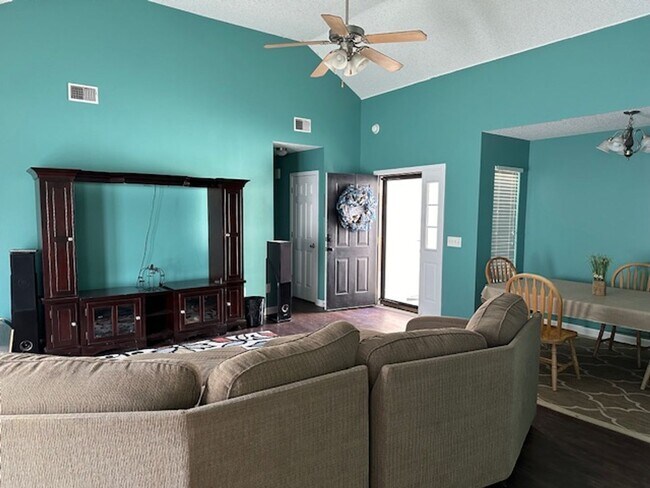 Foto del edificio - 4 Bedroom in Whispering Pines