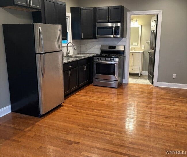 Foto del edificio - 2096 Seneca St