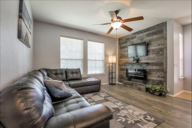 Foto del edificio - 2217 Glacier Park Ln