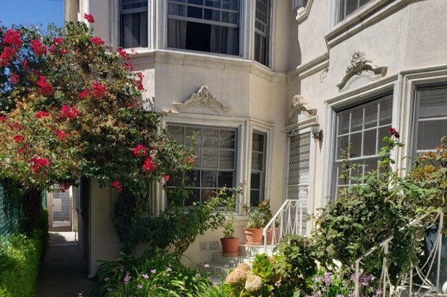 Foto del edificio - 223 S Elm Dr