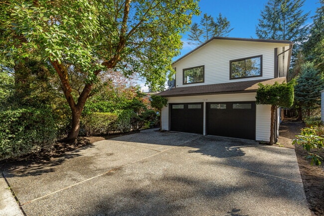 Building Photo - 129 N 136th St
