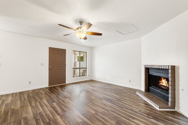 Foto del edificio - 3171 Shoshone Dr