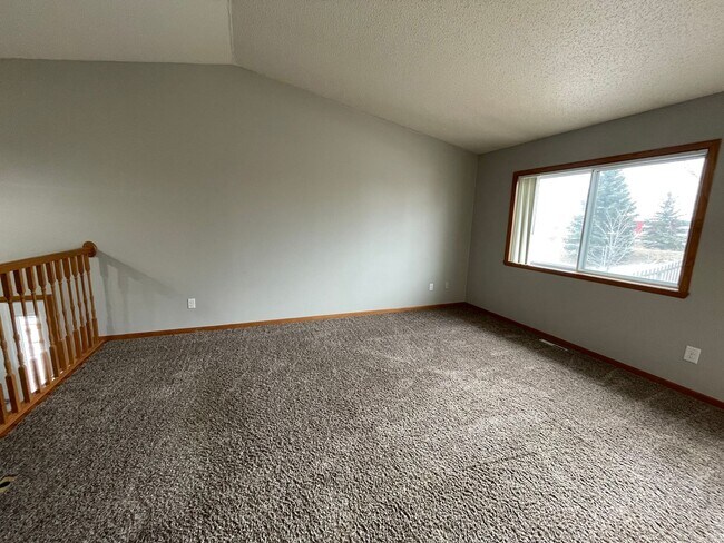 Building Photo - 3 Bed 2 Bath Twin-Home