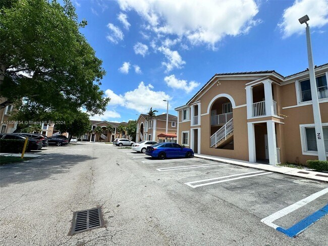 Foto del edificio - 17600 NW 73rd Ave