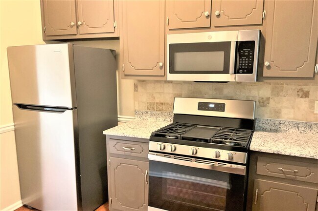 Building Photo - 3106 Palomino Dr