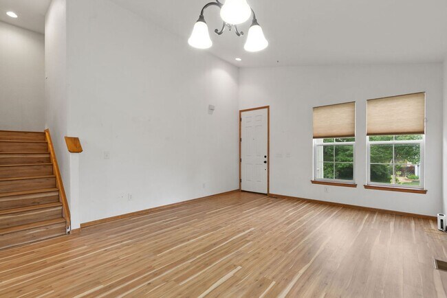 Building Photo - Single Family Home For Rent Near Richard's...