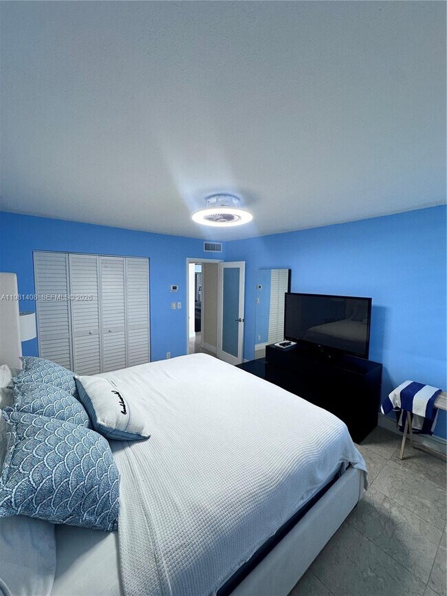 Foto del edificio - 3140 S Ocean Dr