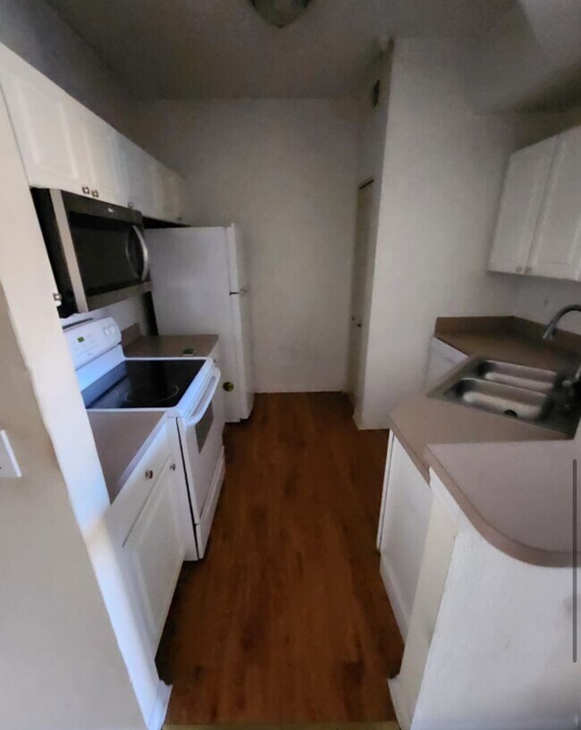 Foto del edificio - 5518 Metrowest, Bldg. 11, Unit 207