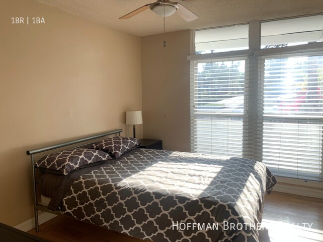 Foto del edificio - 6871 Franklin Ave