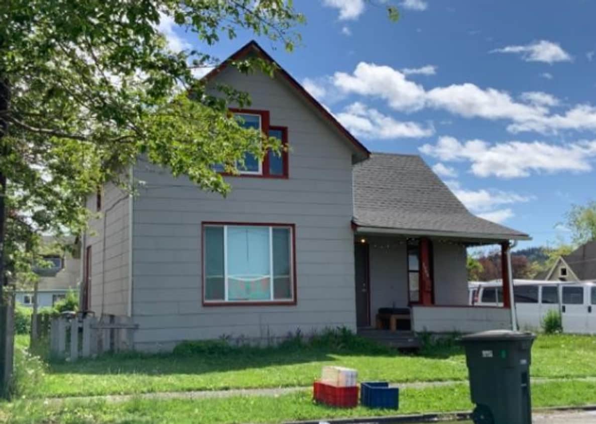 Primary Photo - 4 Bedroom Home for Rent in the Sehome Neighborhood