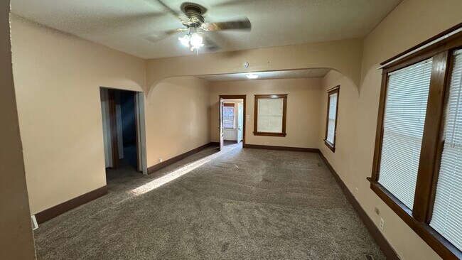 Foto del edificio - 406 S Chicago Ave