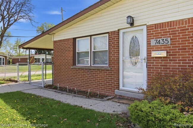 Foto del edificio - 7435 Lathers St