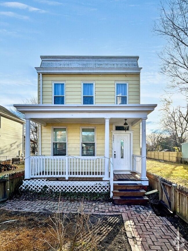 Building Photo - 3021 Grayland Ave