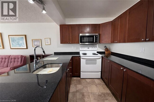 Building Photo - 270 Eiwo Ct